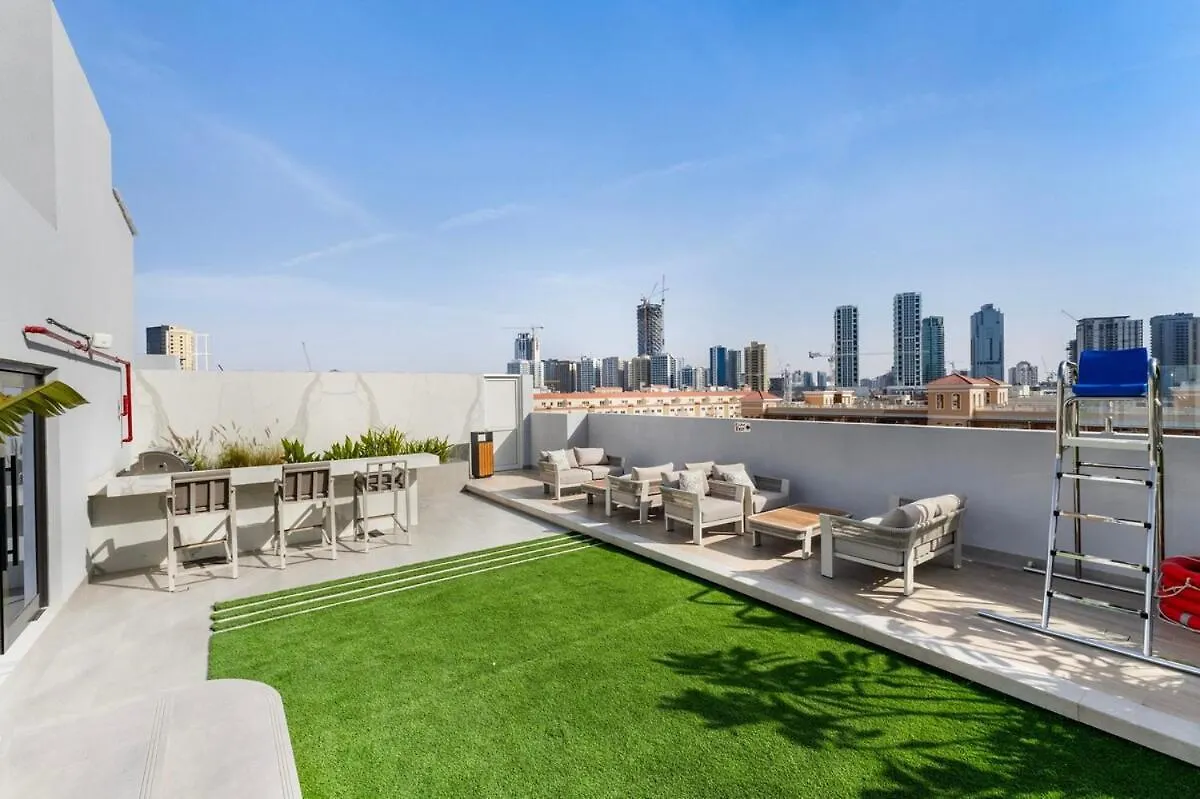 Waves - Elegant & Lavish Studio Apt For 4 In Jvc Dubai Apartment