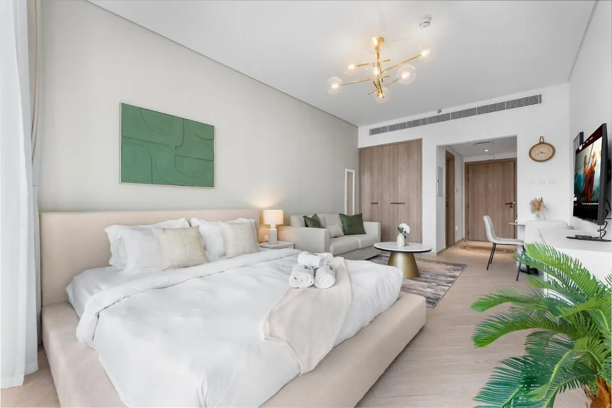 Waves - Elegant & Lavish Studio Apt For 4 In Jvc Dubai 0*,