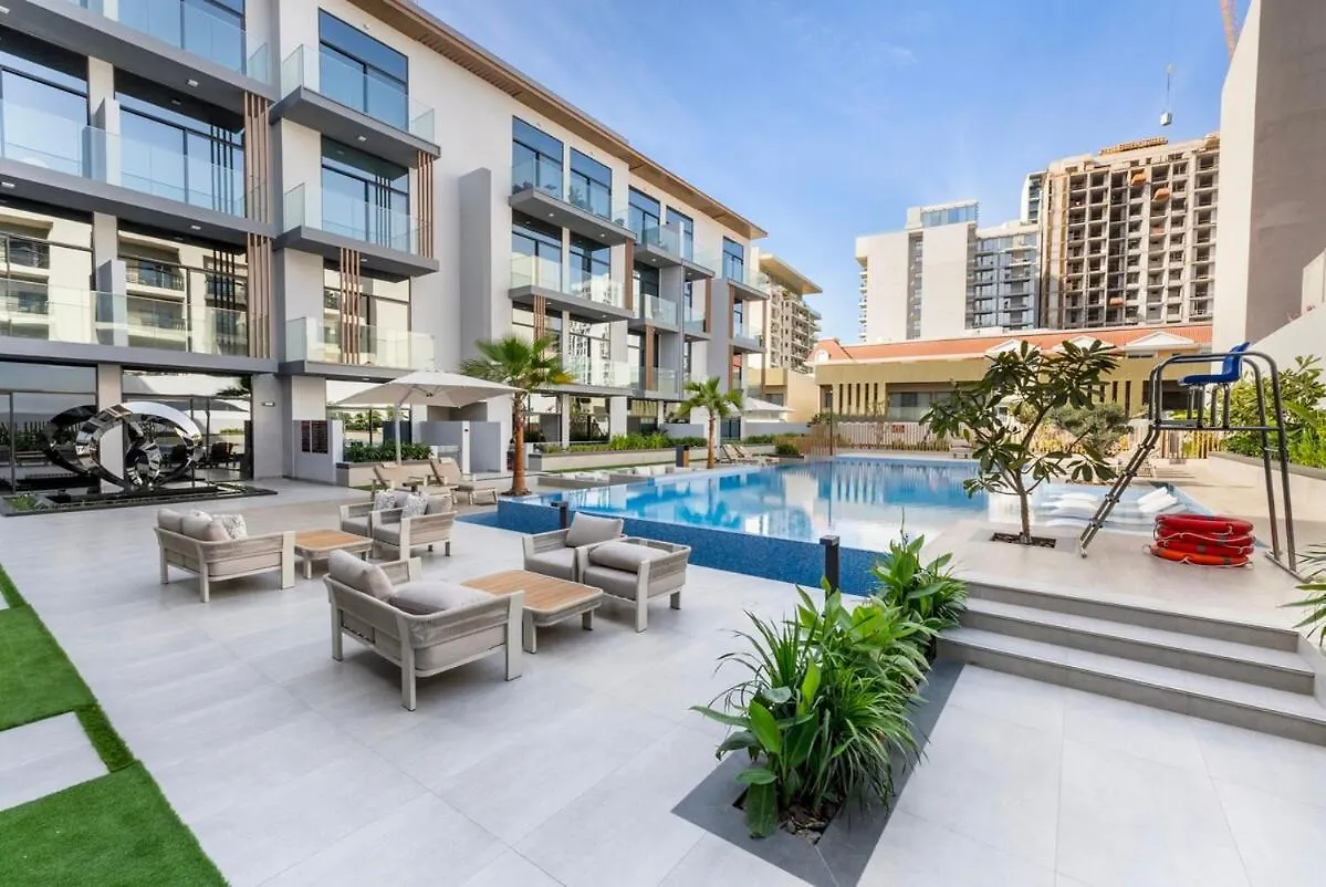 Waves - Elegant & Lavish Studio Apt For 4 In Jvc Dubai Apartment