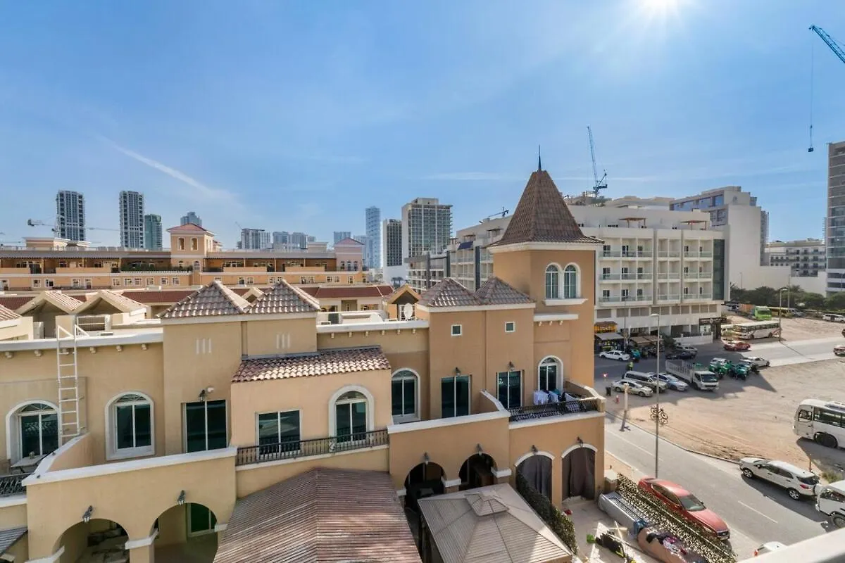 Waves - Elegant & Lavish Studio Apt For 4 In Jvc Dubai Apartment